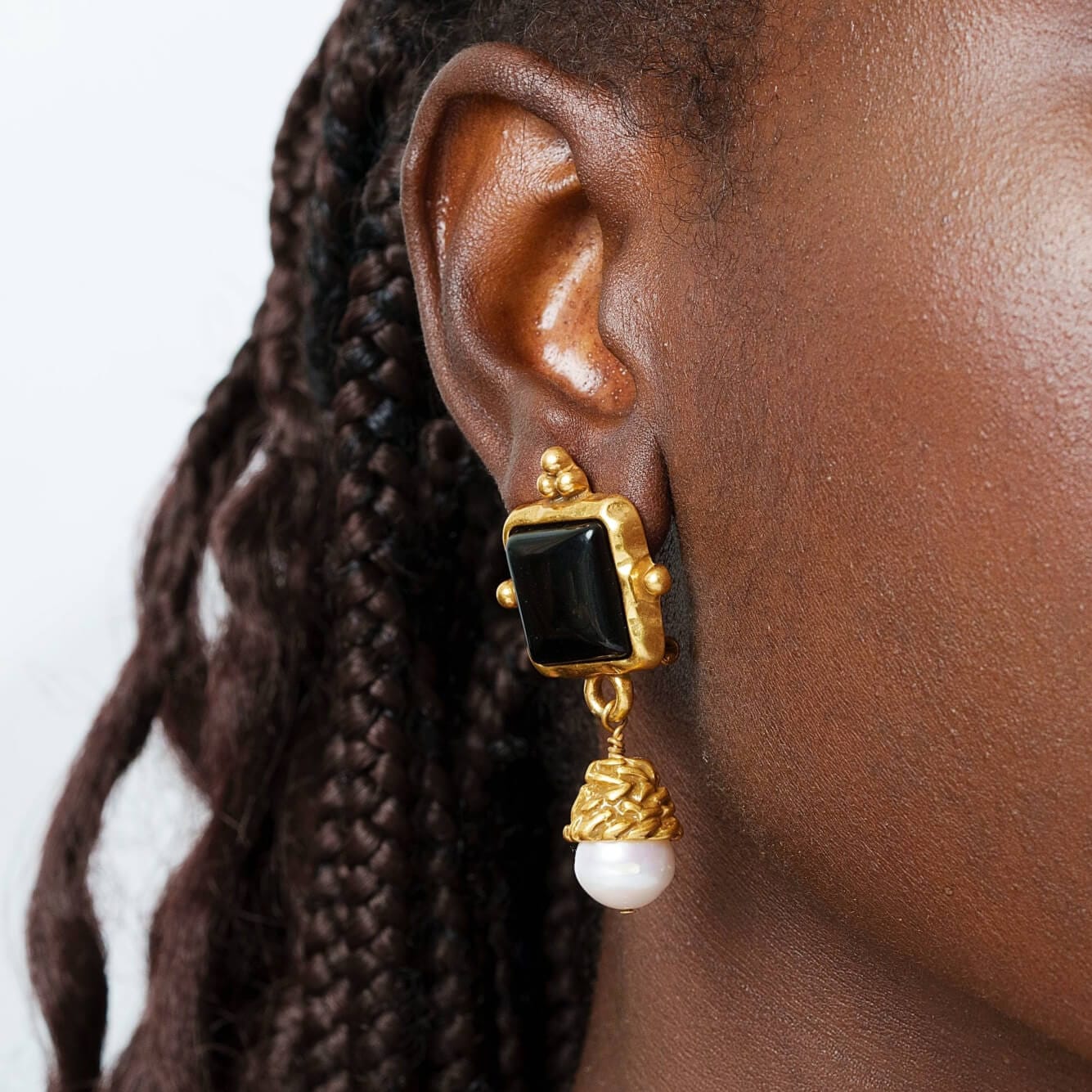 Pendiente Charm Radiante Chapado en Oro de 18 K